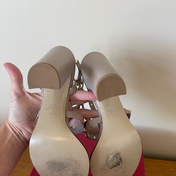 Valentino Garavani Rockstud Ankle Strap Sandals 90 MM Heels - Picture 5 of 7